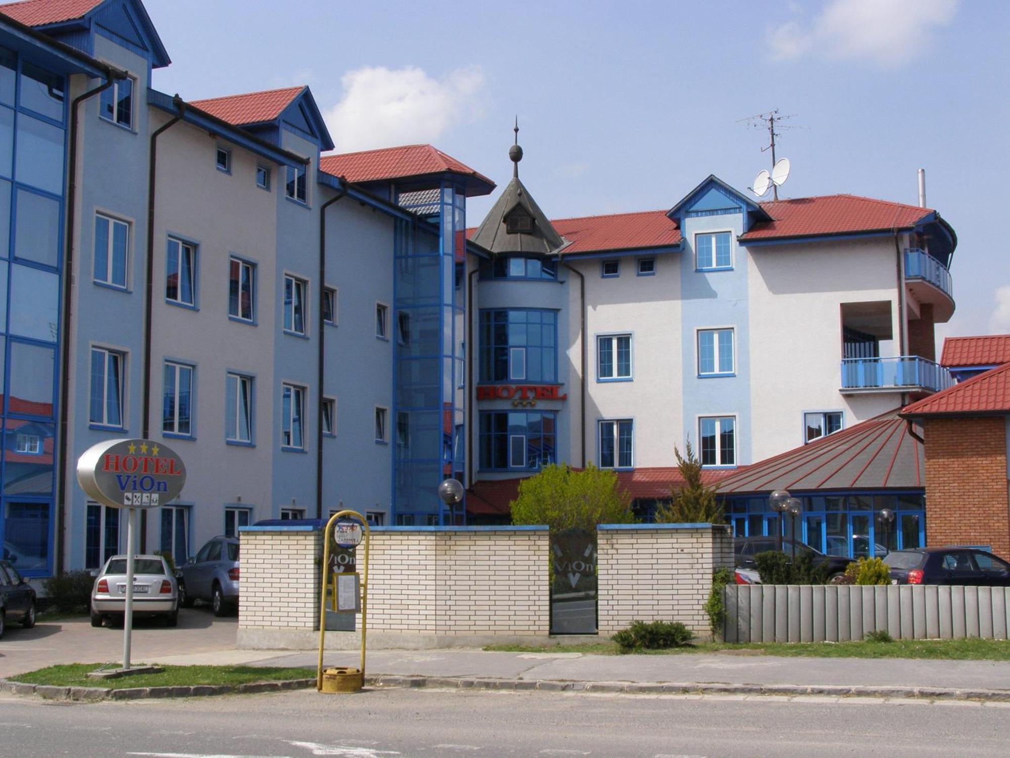 Hotel Vion Zlate Moravce Ngoại thất bức ảnh