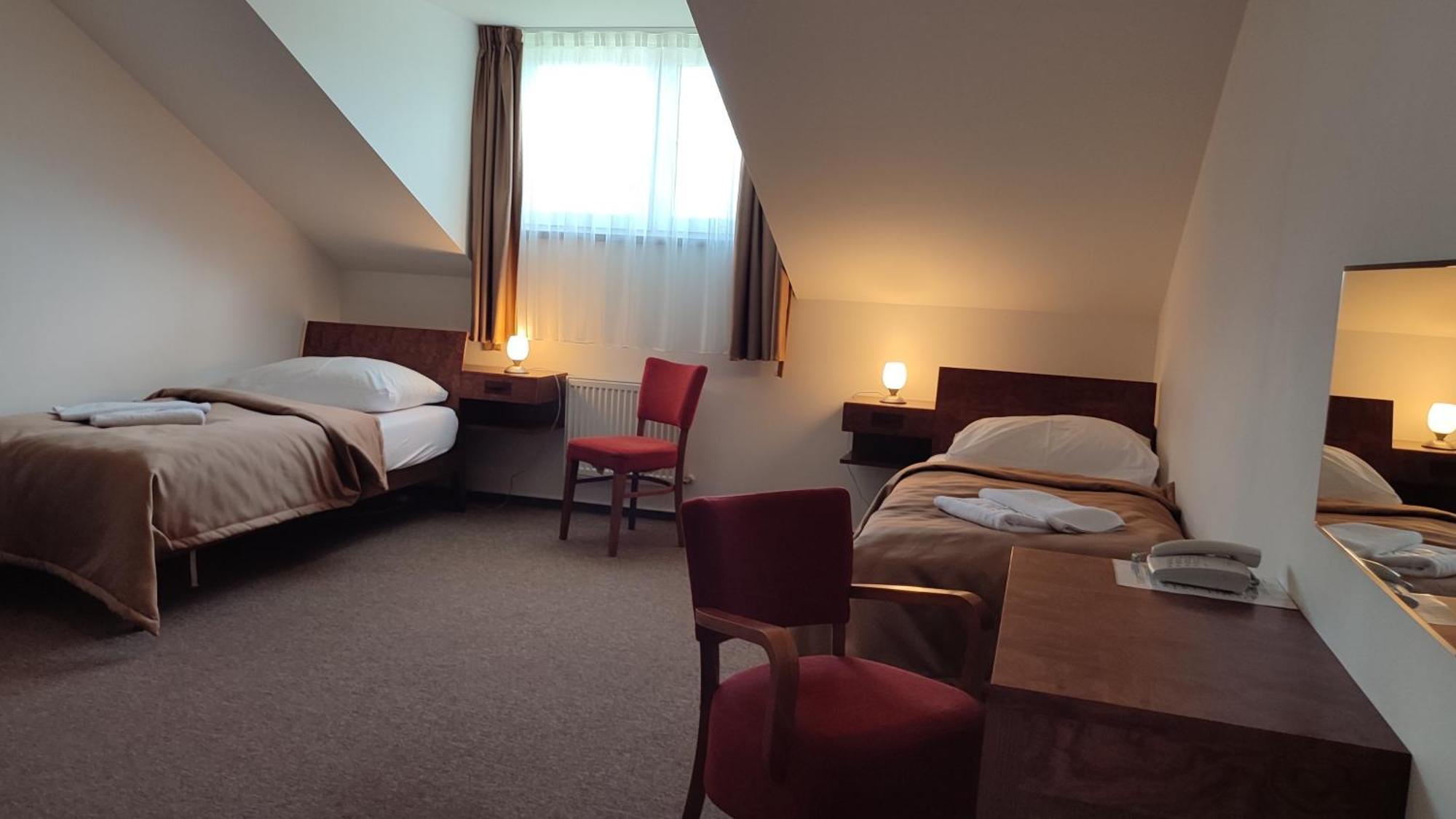 Hotel Vion Zlate Moravce Ngoại thất bức ảnh