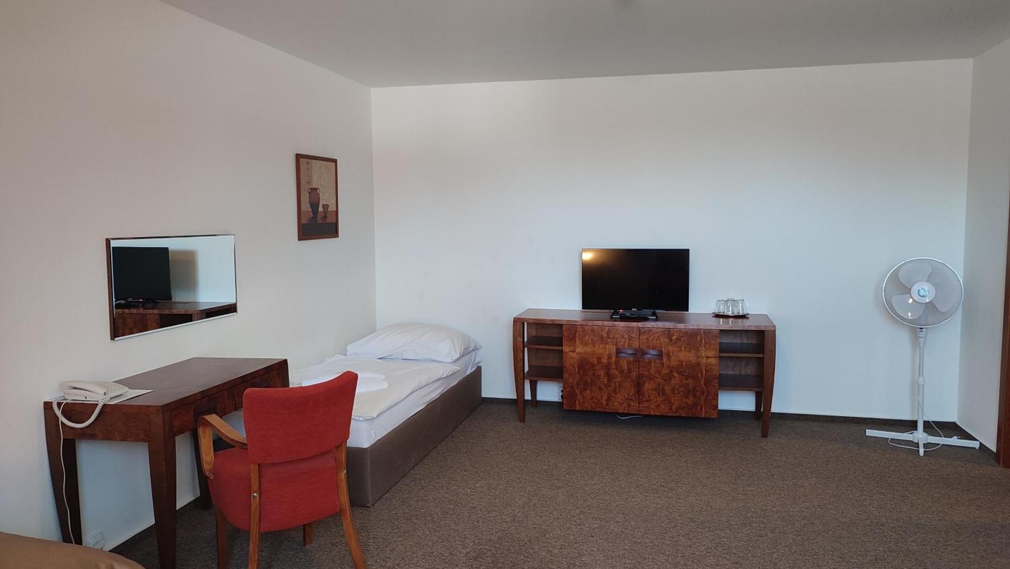 Hotel Vion Zlate Moravce Ngoại thất bức ảnh