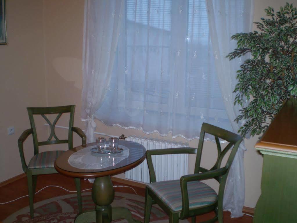 Hotel Vion Zlate Moravce Ngoại thất bức ảnh
