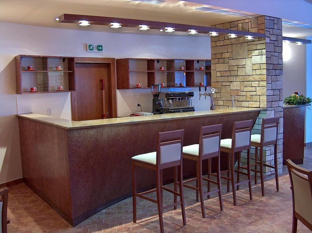 Hotel Vion Zlate Moravce Ngoại thất bức ảnh